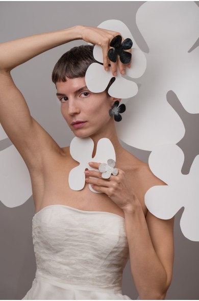DORA black BLUME - earrings 1