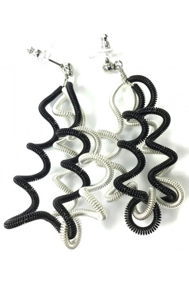 SGP Spirale earring - black/white