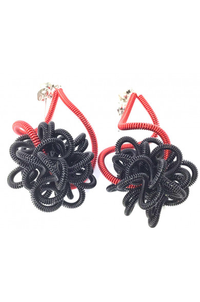 SGP Fireworks earring - black w/ red wire