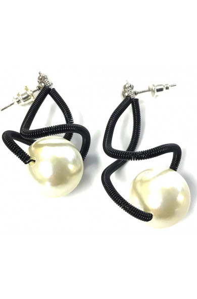 SGP Sat earring lg - black