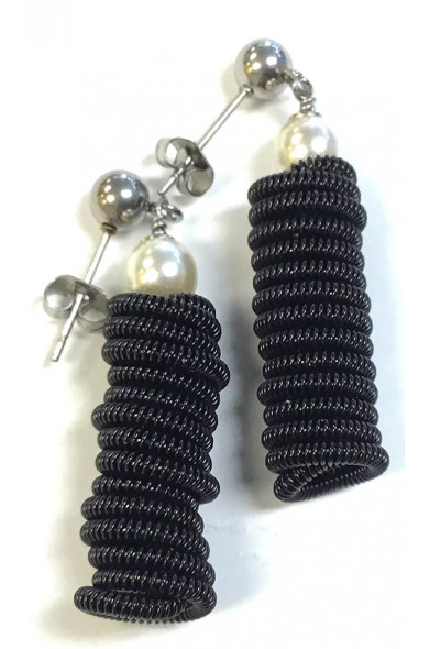 SGP Vel earring - black