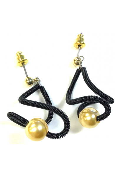 SGP Sat earring sm - black...