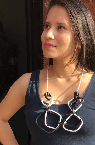SC SQUARE BW - necklace