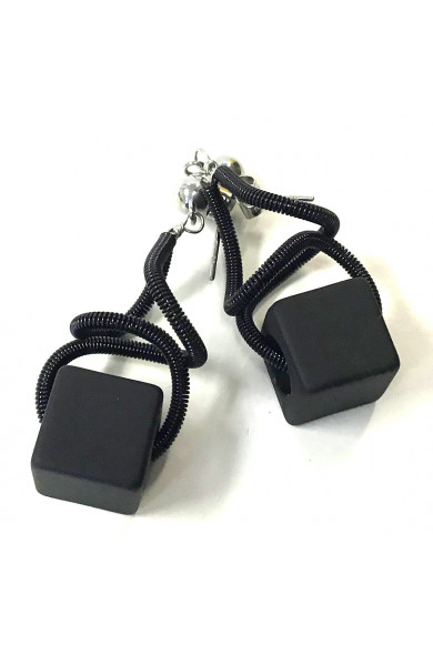 SGP rubber Cube earring - black