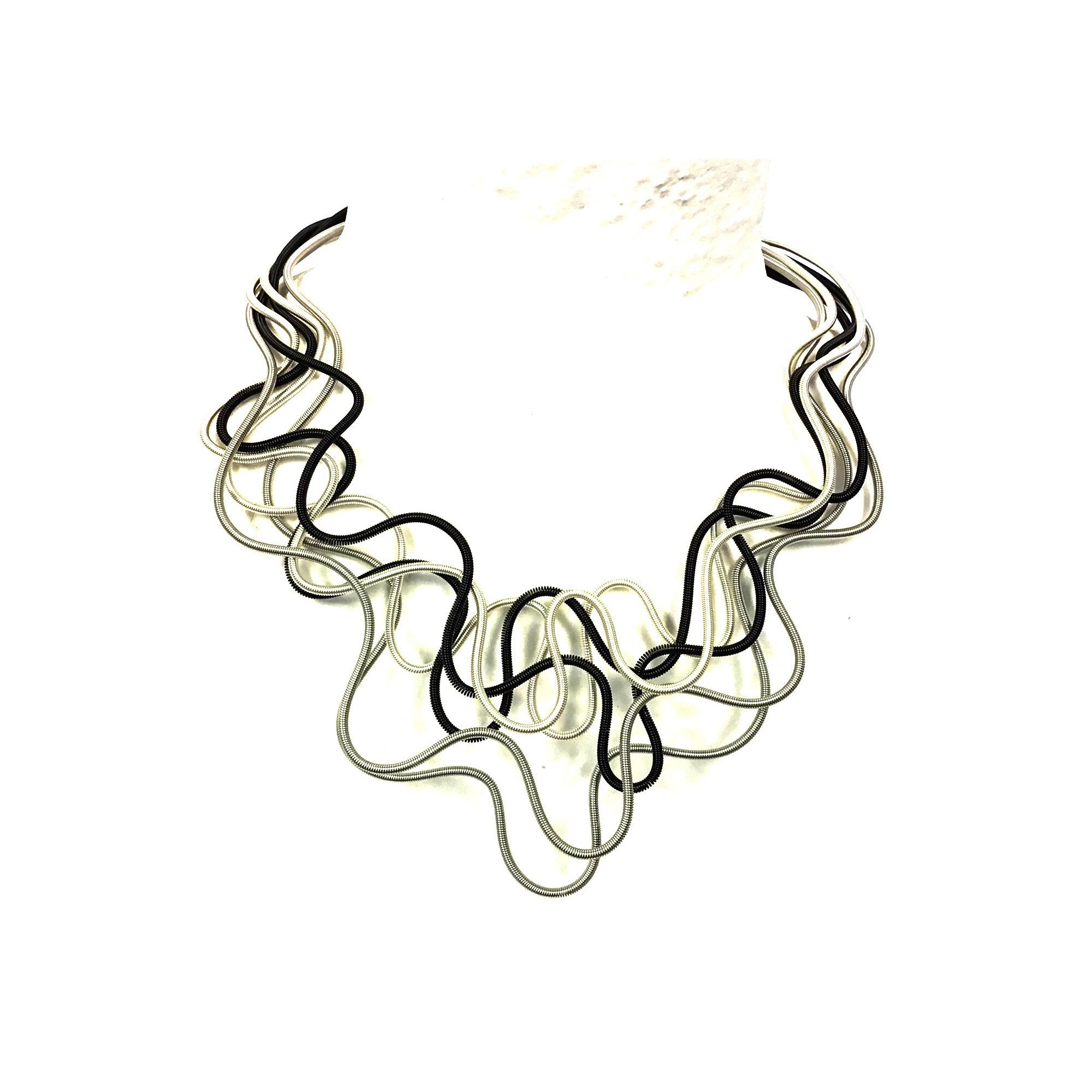 SANDRINE GIRAUD'S SIGNATURE LOOKS
